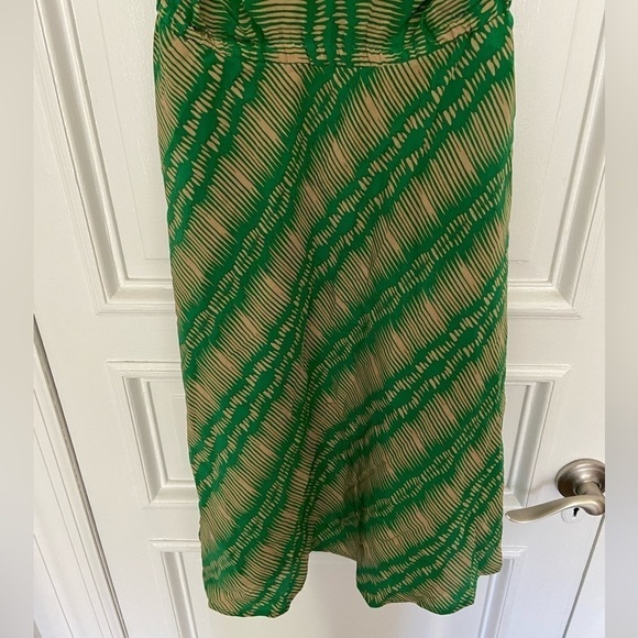 Cynthia Vincent Silk Green Tan Tribal Pattern Tie Waist Flowy Sleeveless Dress - Picture 8 of 12